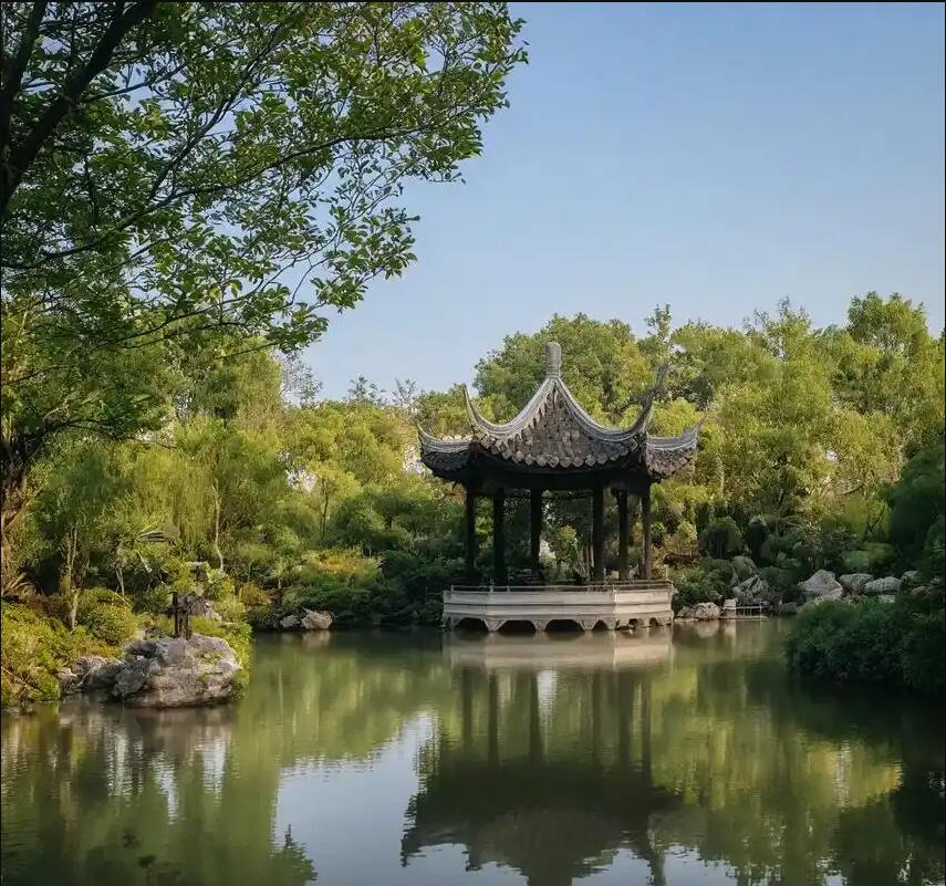 常州钟楼赤裸餐饮有限公司